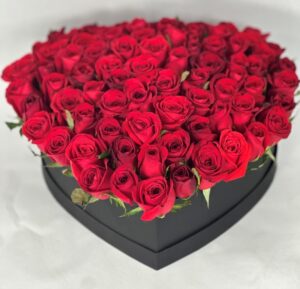 Coração com Rosas Vermelhas